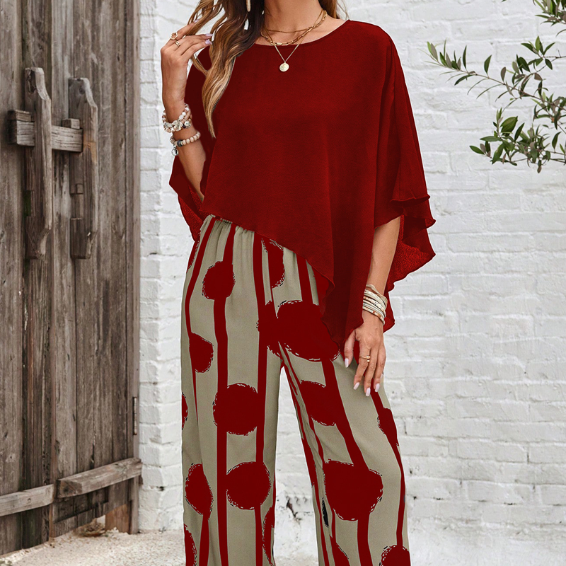 Top cu mânecă 5/8 și set de pantaloni imprimați